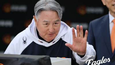 결국 PS는 ‘흐름’이다… 7년 만의 가을 앞둔 독수리들, 울상보다 ‘웃상’이 필요한 때