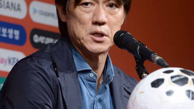 [SW포토]명단 발표하는 홍명보 감독