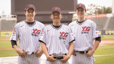 ‘우승 기운 클래식 유니폼과 함께’ LG, 2025 정규시즌 최종전 진행…2026 신인들도 팬들에게 인사