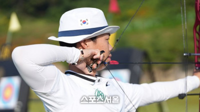[포토]힘차게 활시위를 당기는 이은호