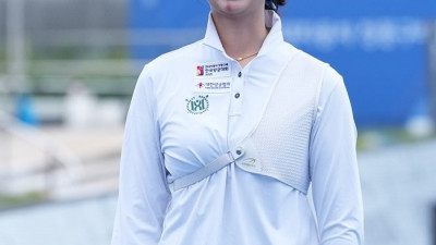 [포토]선수 소개에 미소 짓는 임시현