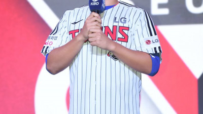 ‘전체 8순위’ 양우진 ‘2.5억에 도장’…LG 2026년 신인 선수 전원 계약 완료