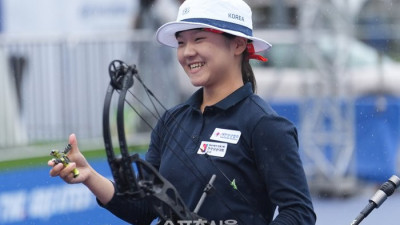 [포토]우승에 환하게 웃는 박리예