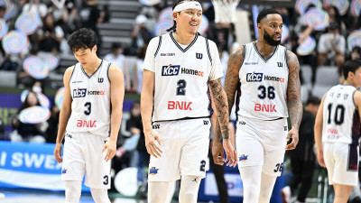 허훈 없는 KCC 완전체 돼야 슈퍼팀 될까…문경은 감독 복귀 KT에 완패