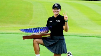 특급 신인 김민솔, 시즌 2승…'공격 골프 봤지?'