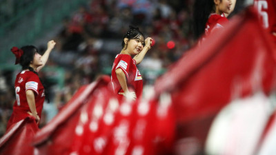 [내야외야] 준PO 홈경기 승리 기원…SSG, ‘Red Wave’ 이벤트 진행