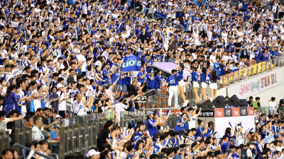 [WC2] 가을비도, 야구팬들의 열정을 막을 순 없다…WC 2차전도 매진