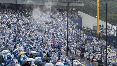 ‘폭우? 문제 없다’ 라팍 채운 2만 명의 ‘함성’ 감동…가을야구의 진짜 주인공=‘팬’인 이유 [SS현장속으로]