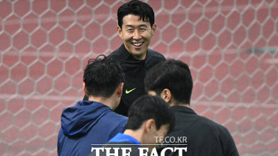 브라질전 앞둔 손흥민 '밝은 표정'으로 대표팀 합류 [TF사진관]