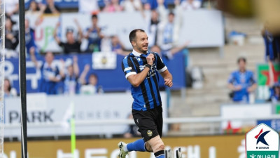 인천 명예시민증 받은 날, 무고사 발끝 달궜다… 수원과 비긴 인천, 조기 우승 여전히 유리