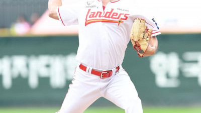 [포토]SSG 화이트, 준PO 1차전 선발 등판