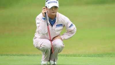 3승 챔피언 이예원, 공동 선두…'시즌 4승이 보인다'