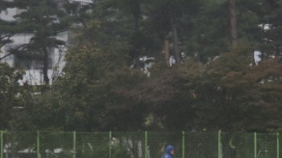 폭우 속 홀로 선 홍명보, “내일은 꼭 승리해야 한다” [오승혁의 '현장']