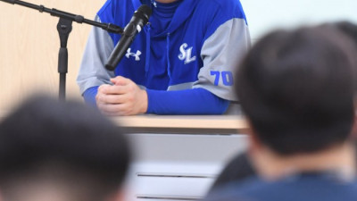 [포토]준PO 4차전 출사표 밝히는 삼성 박진만 감독