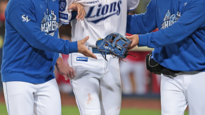 [준PO4] PO까지 한 걸음 남았는데…‘허리 통증’ 김영웅, 4차전 결장한다