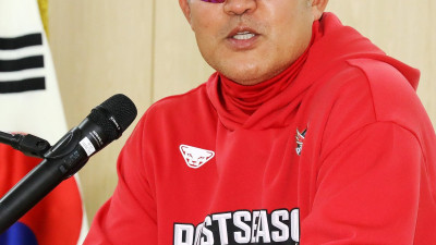 [준PO4] ‘화이트의 출격 요청’ 소신 내려둔 이숭용 감독 “말 안 바꾸는 스타일인데… 선수 생각이 가장 중요”