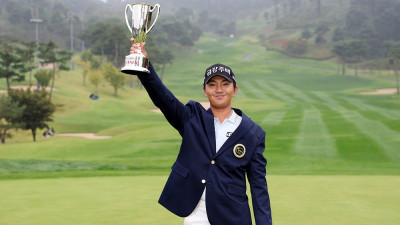 33년 만에 KPGA 시즌 4승 나올까… 옥태훈의 역사적인 도전, 더채리티클래식 물들인다