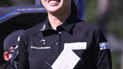 한진선, 선두 그룹의 '여유 미소 만발' [TF사진관]