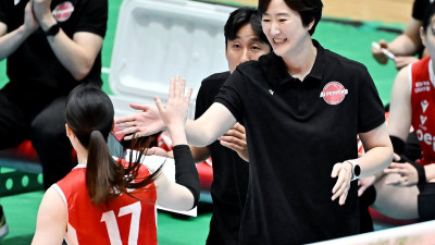 페퍼 사령탑 2년차 맞는 장소연 감독 “지난 시즌 두 자릿수 승수했으니, 올 시즌엔 20승 이상이 목표죠” [남정훈의 오버 더 네트]