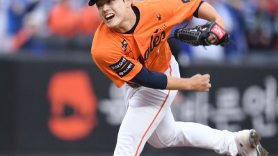 [포토] 문동주 ‘승리를 지켜라’