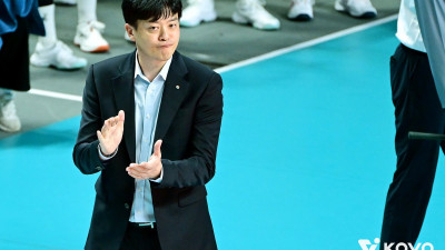 첫판부터 대어 낚고 출발하는 이영택 GS칼텍스 감독 “역시 실바는 실바… 여러모로 잘 풀린 경기”