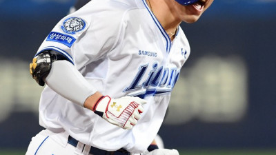 [포토]삼성 김영웅, 역전 3점포