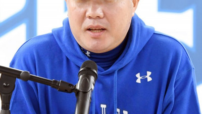 [포토]질문에 답하는 삼성 박진만 감독