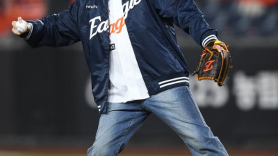 [포토] 시구하는 이장원 ‘KS 가자’