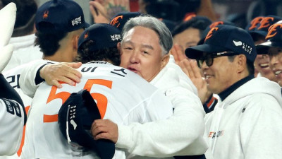 “폰세+와이스가 해냈다!” 김경문 감독의 한화, 19년 만에 한국시리즈 간다 [PO5 승장]