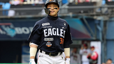 “찬규, 니를 만나야 내 타율이 올라가는데...” 예상보다 일찍 성사된 ‘스톡킹 최다조회수 콤비‘ 손아섭-임찬규 맞대결, KS 2차전을 흔든다