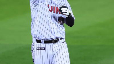 [KS2] 묵혀두던 LG의 보물이 깨어났다… 문보경의 방망이가 ‘V4’를 가리킨다