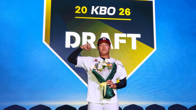 1R 김주오 2억5000만원에 도장 쾅… 두산, 2026 신인선수 11명 계약 완료