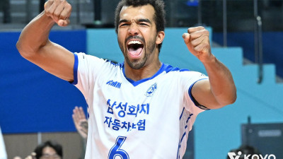 “코트 위에서는 다른 사람이 될 겁니다”… 옛 친구들 향했던 아히의 선전포고, 삼성화재의 뜨거운 셧아웃 승리로