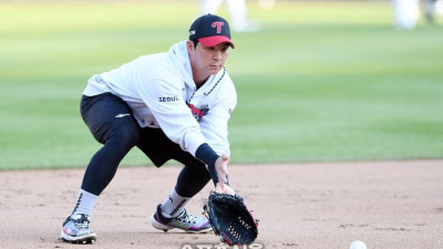 [포토]KS 3차전 준비하는 LG 오지환