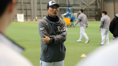 “최강 마운드 꾸리는 데 일조하겠다” 정재훈 코치, 친정 두산 복귀