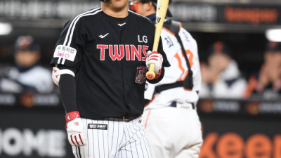 아찔했던 ‘수비 실책’→결국 엔딩은 ‘역전승’…“다행이다” 경기 후 문보경은 가슴을 쓸어내렸다 [KS4]