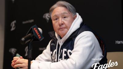 [KS5] 추락 직전의 독수리들, 김경문 감독 “RYU, 본인이 대기한다고… 나올 수 있는 투수 모두 준비”