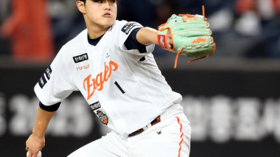 [포토] 문동주 ‘승리를 위한 역투’