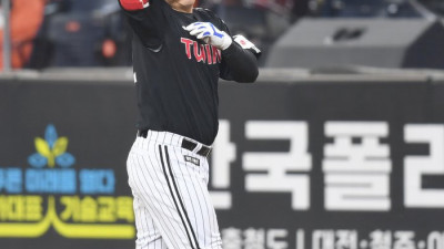 [포토] 김현수, 우승으로 다가가는 적시타