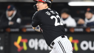 [포토] 김현수, 6회 천금 같은 적시타