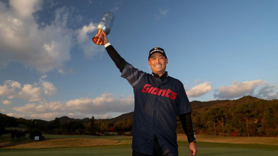 ‘미스터 자이언츠’ 주니어 김재호 롯데보다 빠른 17년 만에 우승 감격 “죽을 때까지 선수할 것”