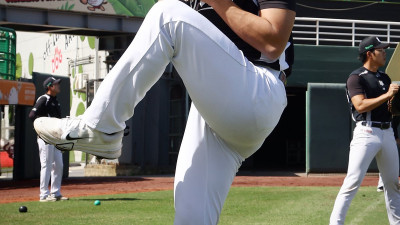 “슬라이더가 T.O.P급” 신인 박지훈 출격 채비… KT, 한국-일본-대만 교류전 나선다