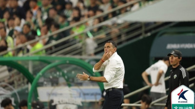 ‘불명예 퇴진’ 전임 외인 사령탑도 전북 V10에 놀랐다, 포옛 감독 “어떻게 우승했냐고 물어”[현장인터뷰]