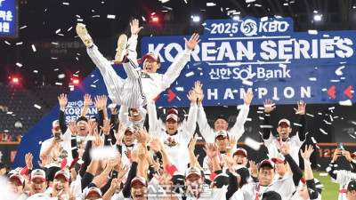 [공식] ‘총액 30억원’ 염경엽 감독, 역대 최고 대우로 LG와 3년 재계약 완료!…“통합우승 2회, 만족 NO”