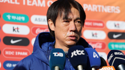 천안에 모인 첫날, 조규성 부담 덜기에 나선 홍명보 감독