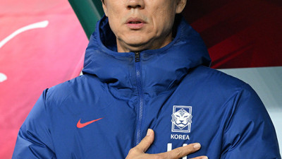 애국가 제창하는 홍명보 감독 [포토]