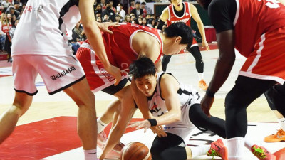 [포토]KT 정창영의 투지 넘치는 플레이