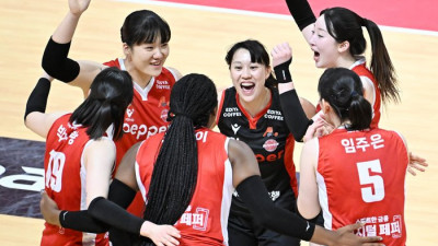 다시 연승 올라탄 페퍼저축은행, 현대건설 잡고 시즌 6승째…안방 5전 전승 ‘불패’