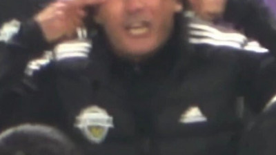 '눈 찢기 인종차별 논란' 전북 타노스 코치, 출장정지 5경기·제재금 2000만원