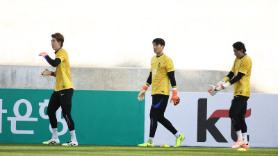 송범근까지 맹활약... 홍명보호, 골키퍼 경쟁 새장 열리나